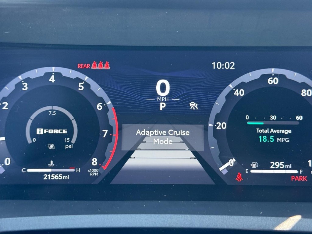 Toyota Tacoma 4WD Vehicle Full-screen Gallery Image 23