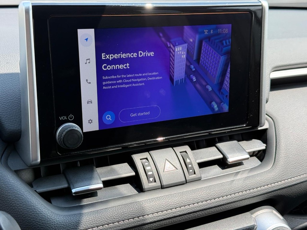 Toyota RAV4 Vehicle Full-screen Gallery Image 17