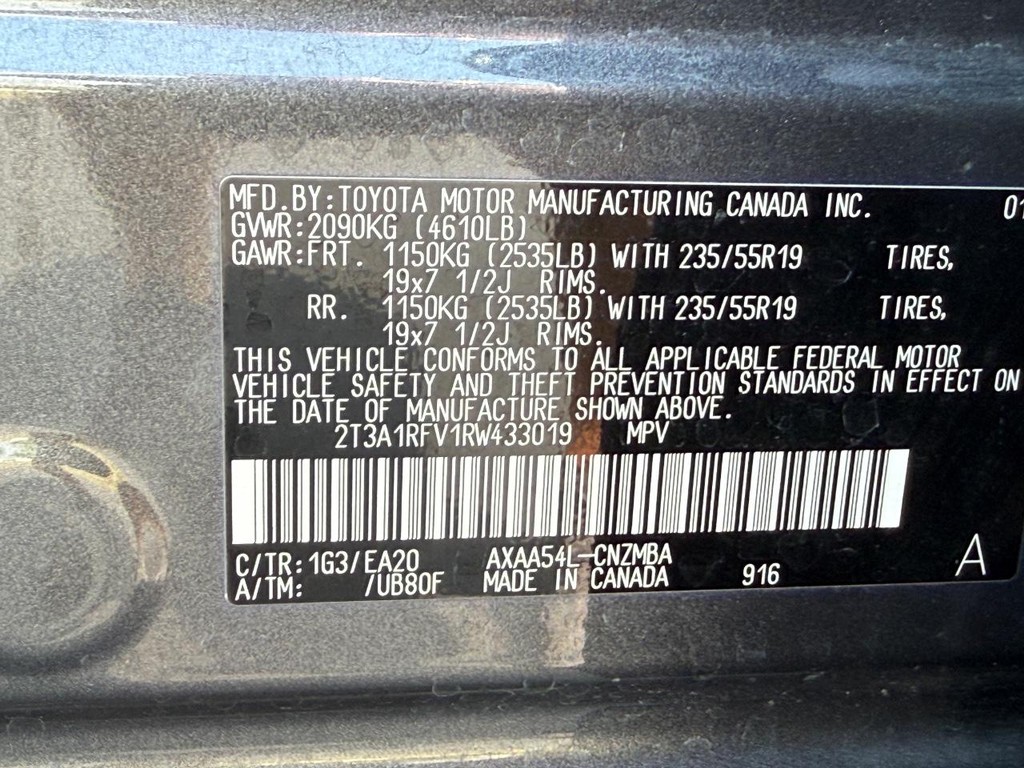 Toyota RAV4 Vehicle Full-screen Gallery Image 26