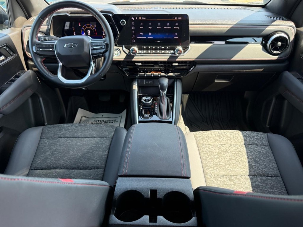 Chevrolet Colorado Vehicle Full-screen Gallery Image 03
