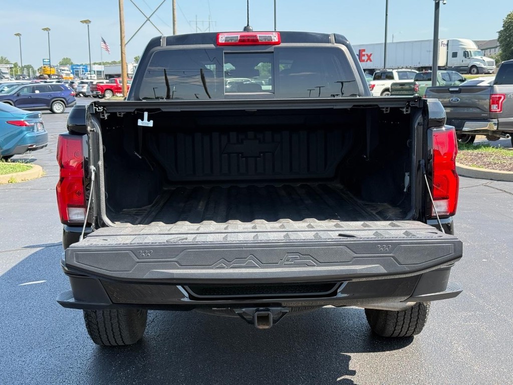 Chevrolet Colorado Vehicle Full-screen Gallery Image 07
