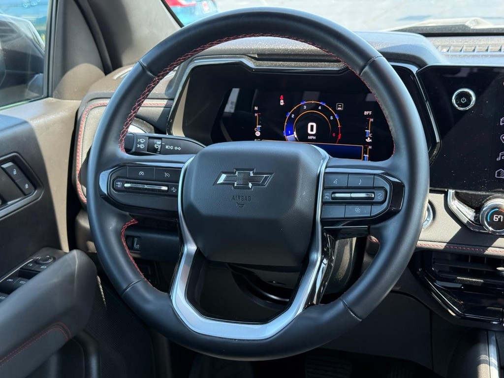 Chevrolet Colorado Vehicle Full-screen Gallery Image 12