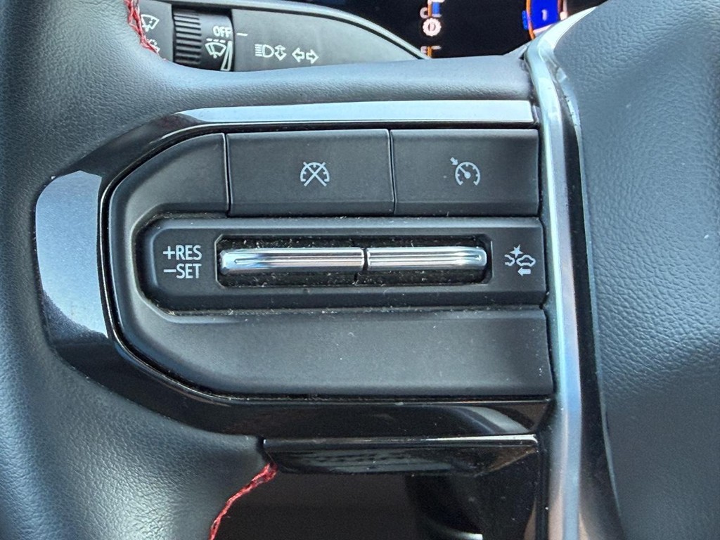 Chevrolet Colorado Vehicle Full-screen Gallery Image 13