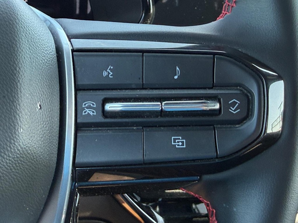 Chevrolet Colorado Vehicle Full-screen Gallery Image 14