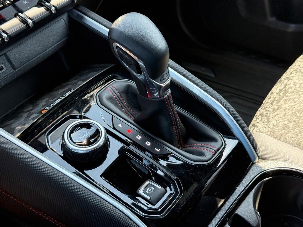 Chevrolet Colorado Vehicle Full-screen Gallery Image 18