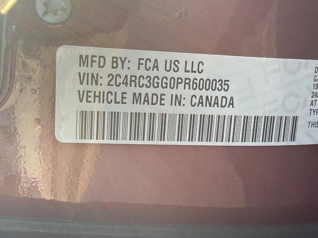 Chrysler Pacifica Vehicle Full-screen Gallery Image 28