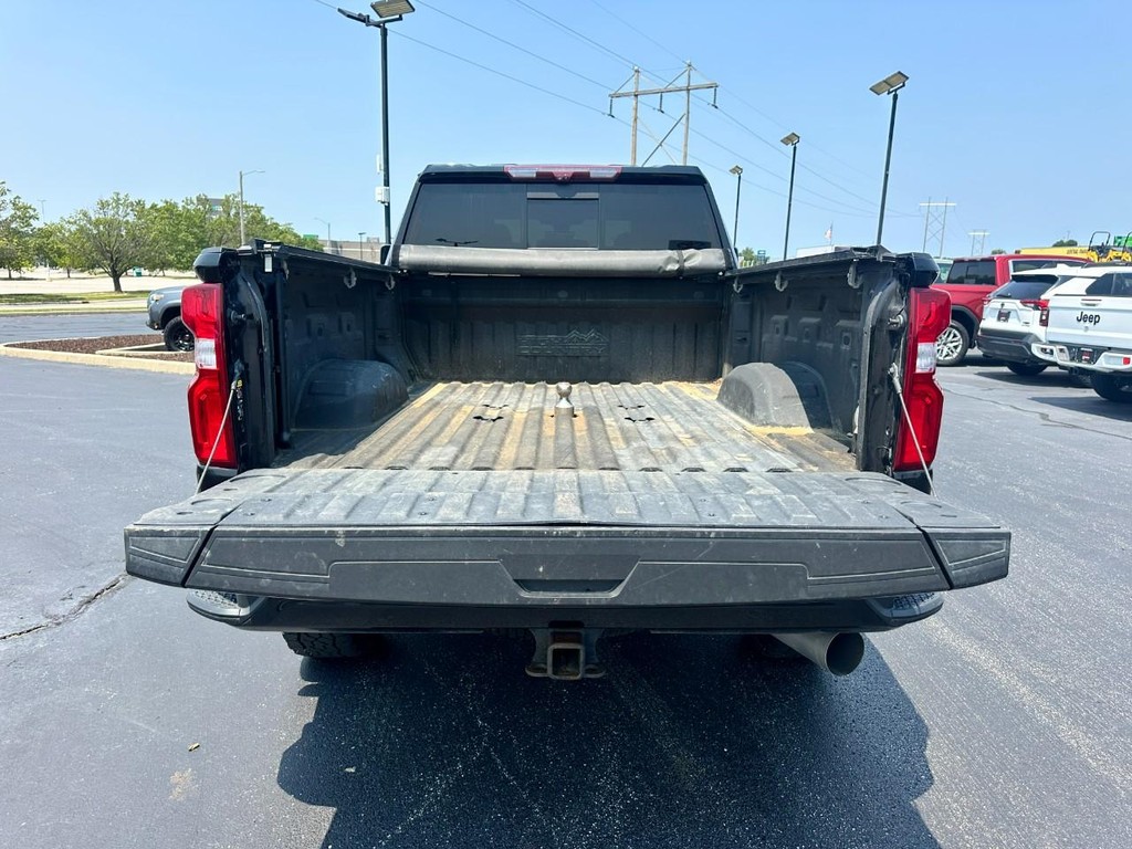Chevrolet Silverado 2500HD Vehicle Full-screen Gallery Image 06