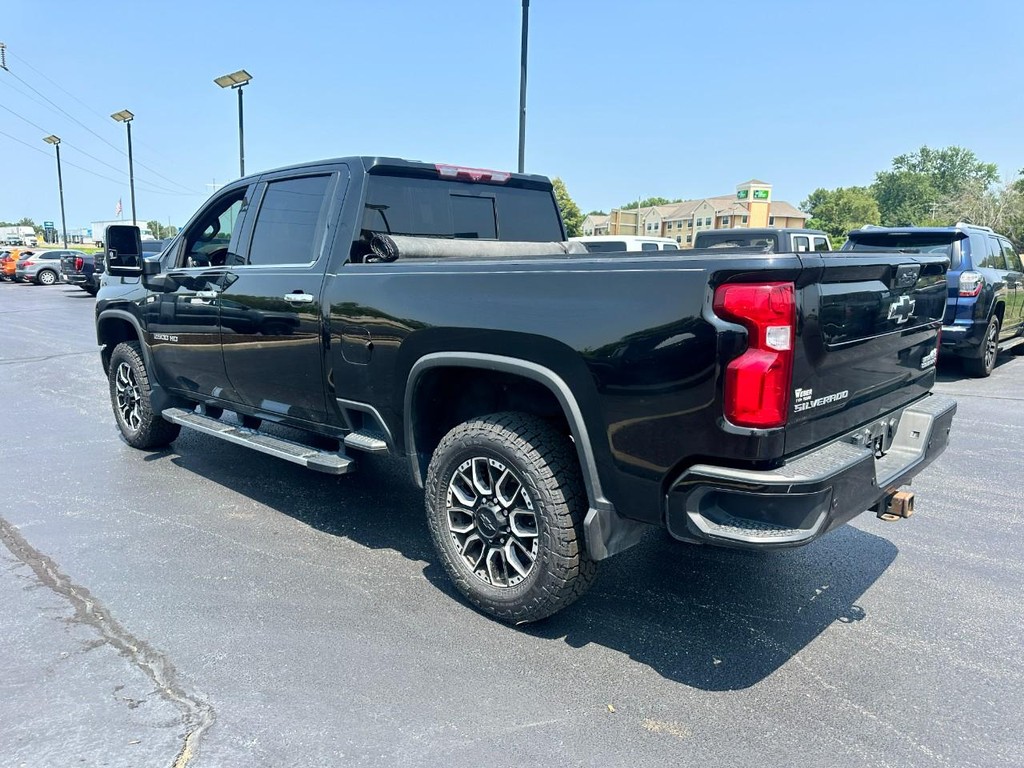 Chevrolet Silverado 2500HD Vehicle Full-screen Gallery Image 07