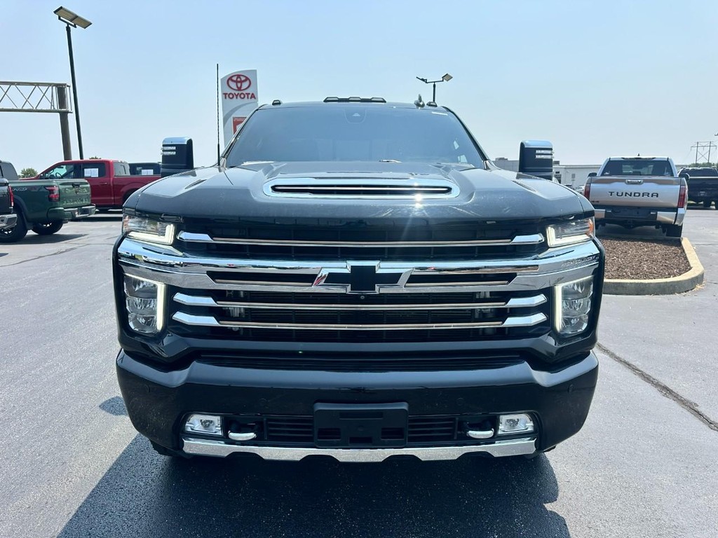 Chevrolet Silverado 2500HD Vehicle Full-screen Gallery Image 10
