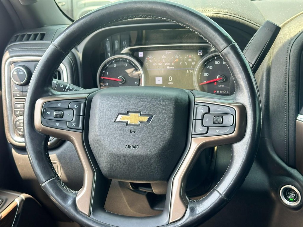 Chevrolet Silverado 2500HD Vehicle Full-screen Gallery Image 13