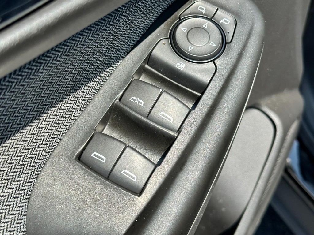 Chevrolet TrailBlazer Vehicle Full-screen Gallery Image 16