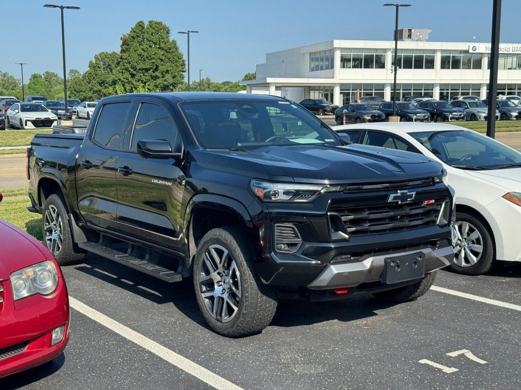 Chevrolet Colorado Vehicle Full-screen Gallery Image 02