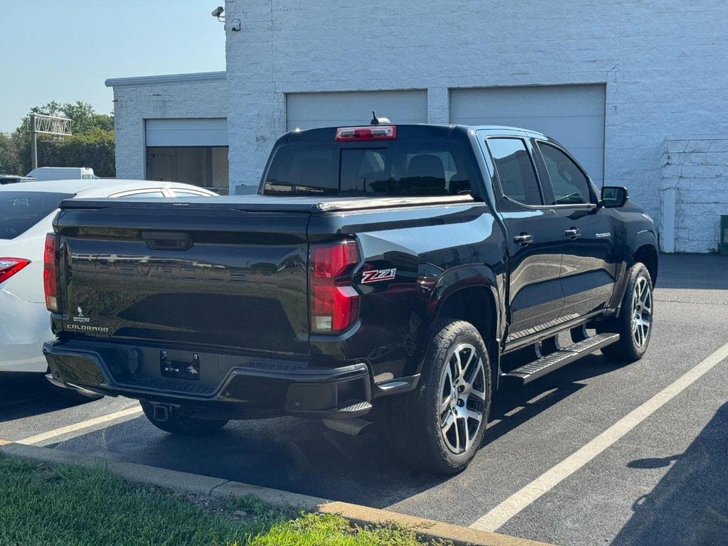 Chevrolet Colorado Vehicle Full-screen Gallery Image 03