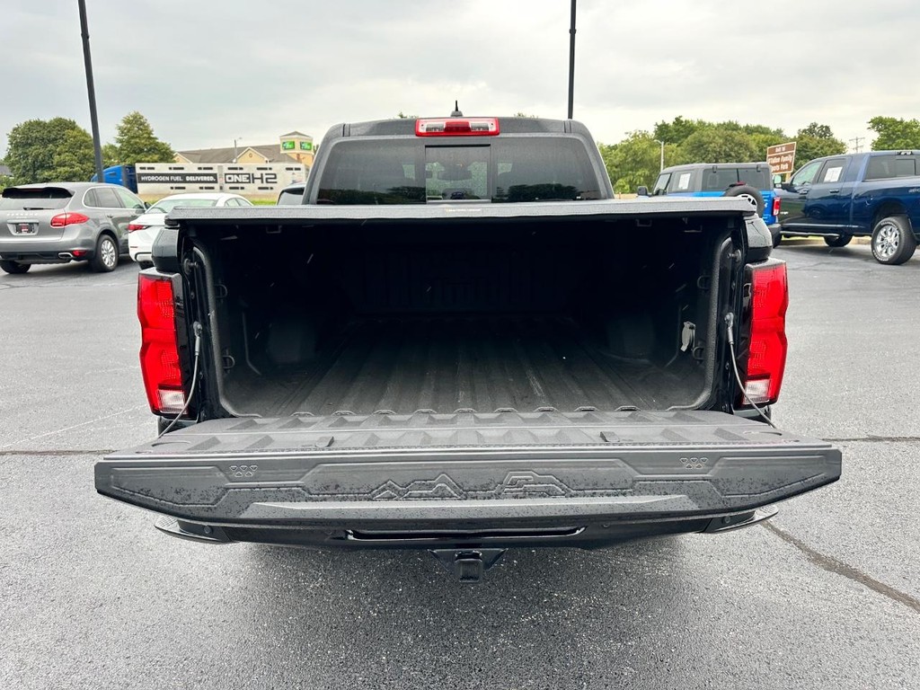 Chevrolet Colorado Vehicle Full-screen Gallery Image 05