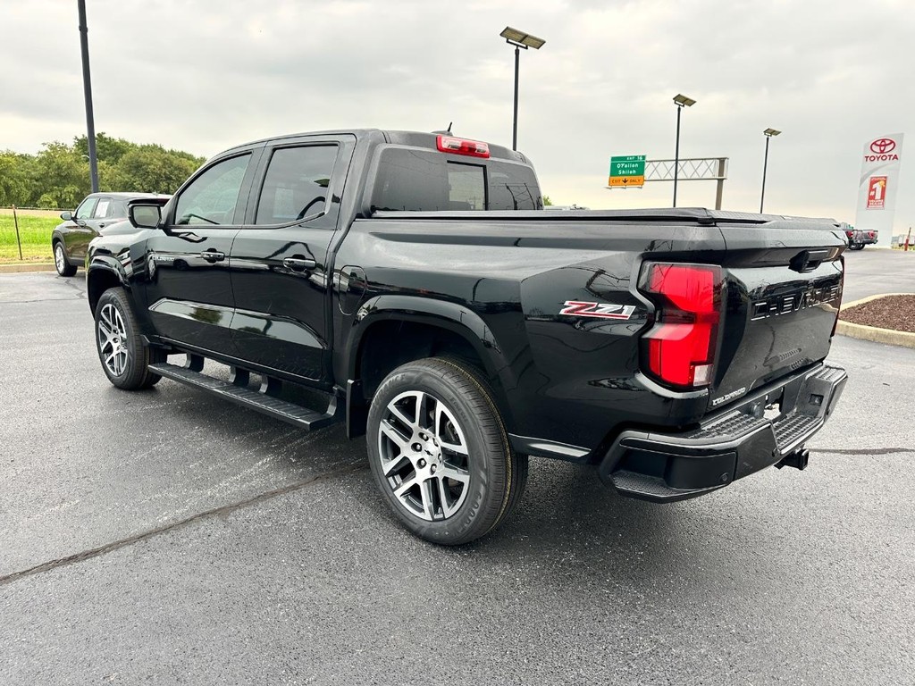 Chevrolet Colorado Vehicle Full-screen Gallery Image 06