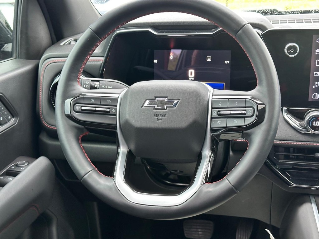 Chevrolet Colorado Vehicle Full-screen Gallery Image 13