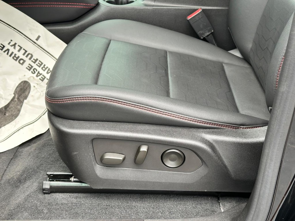 Chevrolet Colorado Vehicle Full-screen Gallery Image 19