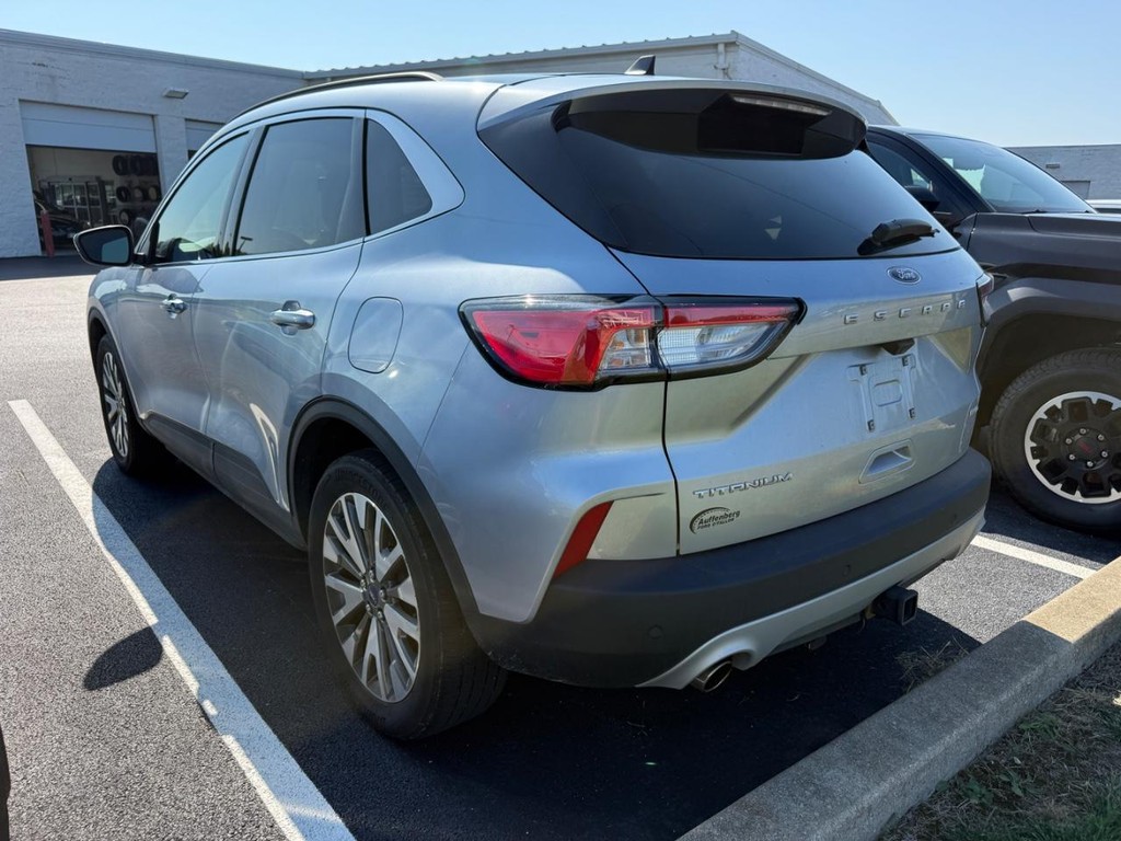 Ford Escape Vehicle Full-screen Gallery Image 03