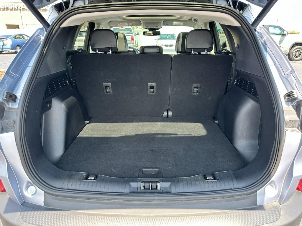 Ford Escape Vehicle Full-screen Gallery Image 06