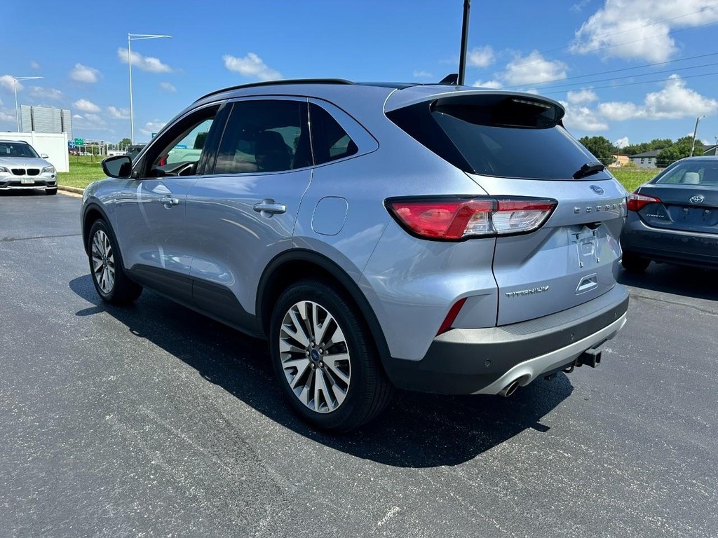 Ford Escape Vehicle Full-screen Gallery Image 08