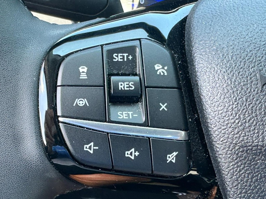 Ford Escape Vehicle Full-screen Gallery Image 20