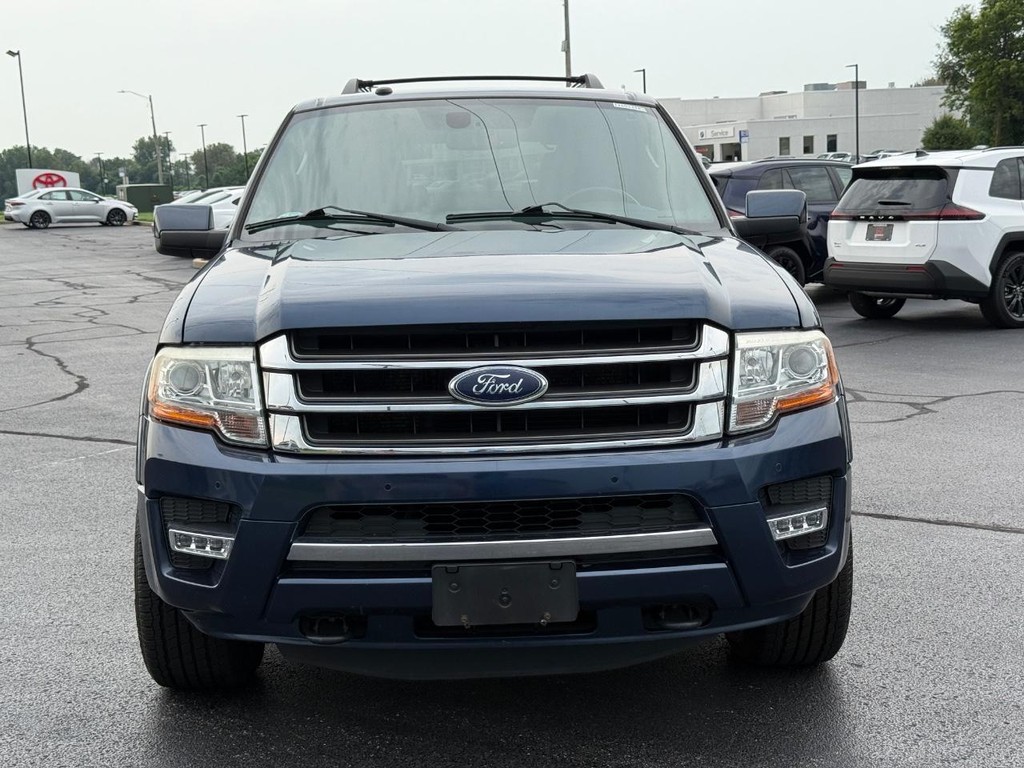 Ford Expedition Vehicle Full-screen Gallery Image 10