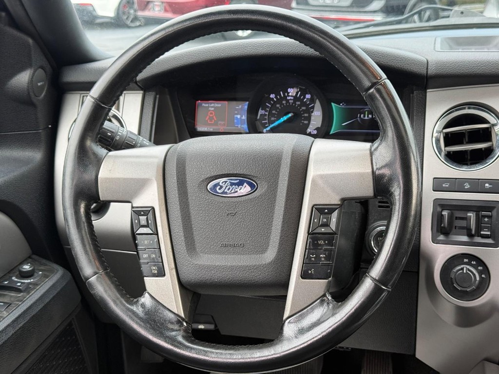 Ford Expedition Vehicle Full-screen Gallery Image 15