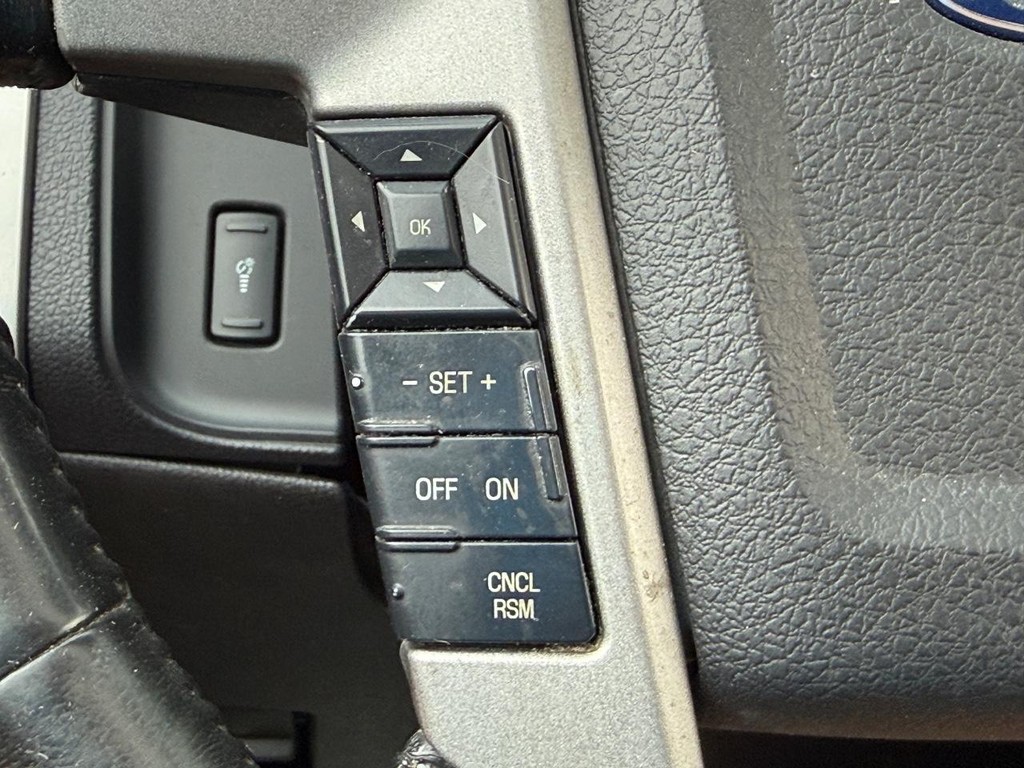 Ford Expedition Vehicle Full-screen Gallery Image 16