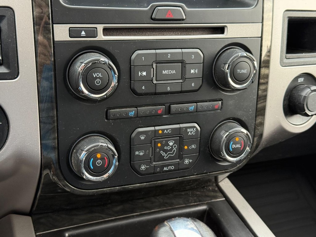Ford Expedition Vehicle Full-screen Gallery Image 21