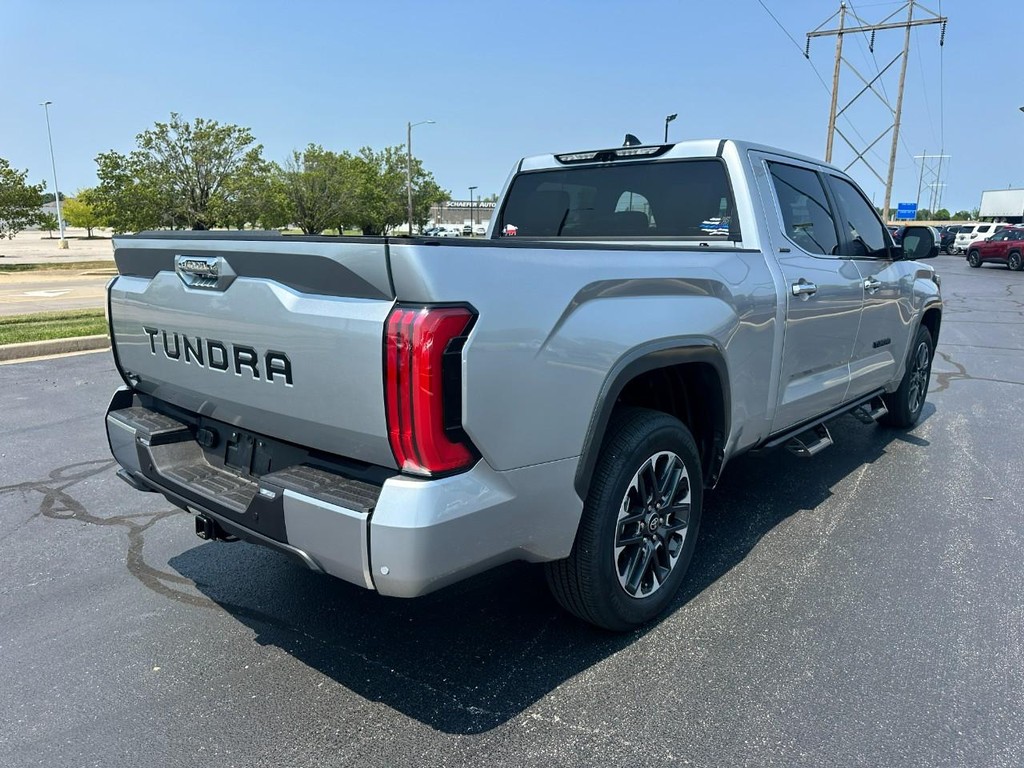 Toyota Tundra 4WD Vehicle Full-screen Gallery Image 04