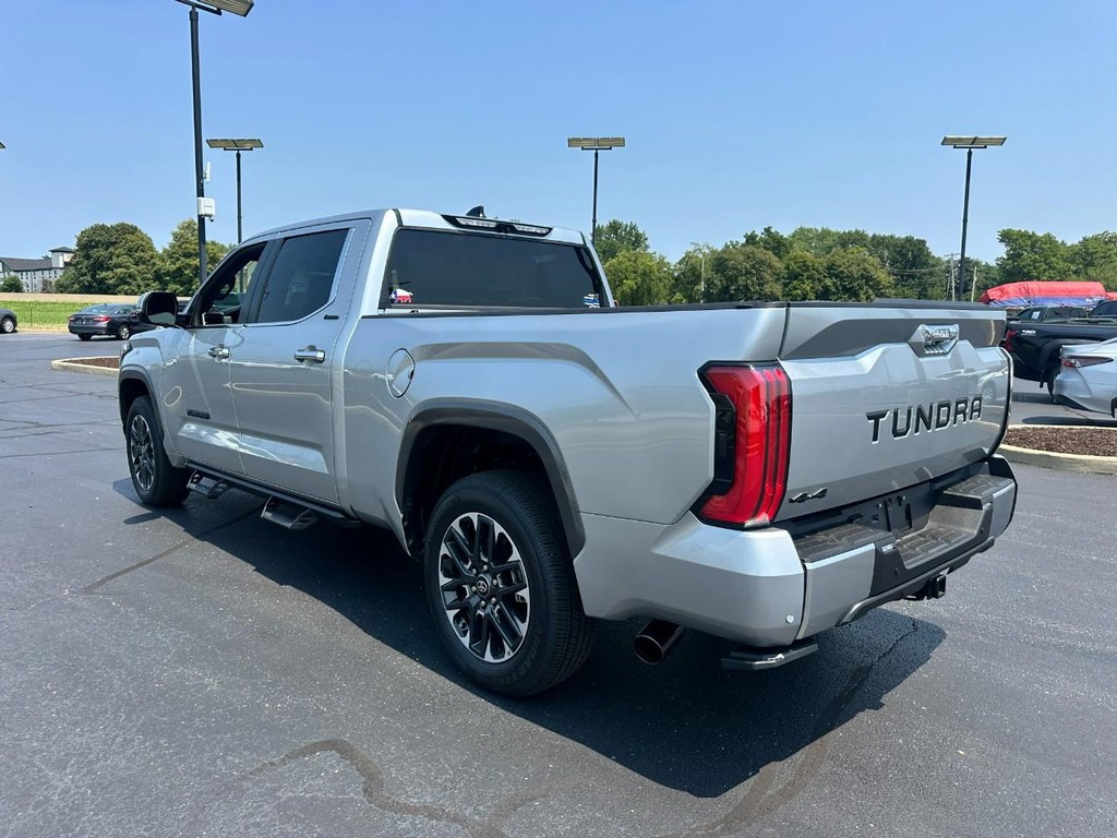Toyota Tundra 4WD Vehicle Full-screen Gallery Image 08