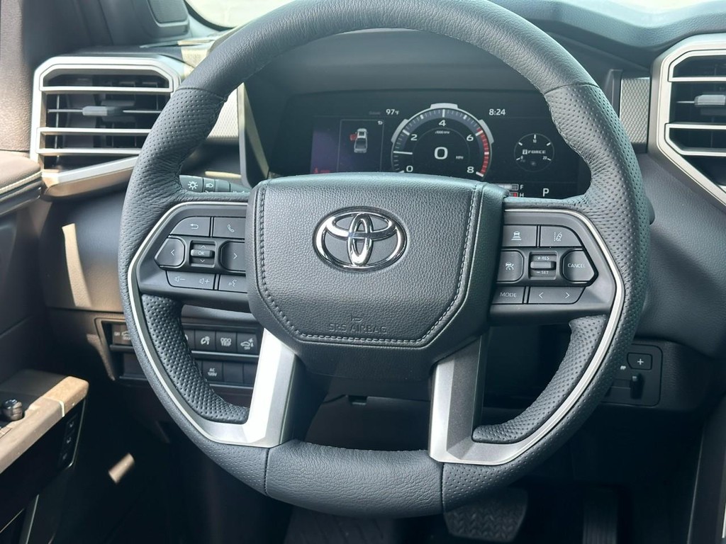 Toyota Tundra 4WD Vehicle Full-screen Gallery Image 13