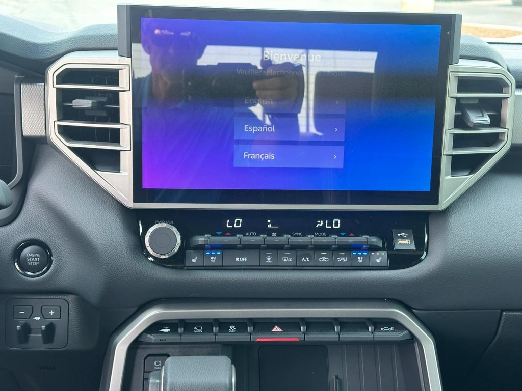 Toyota Tundra 4WD Vehicle Full-screen Gallery Image 14