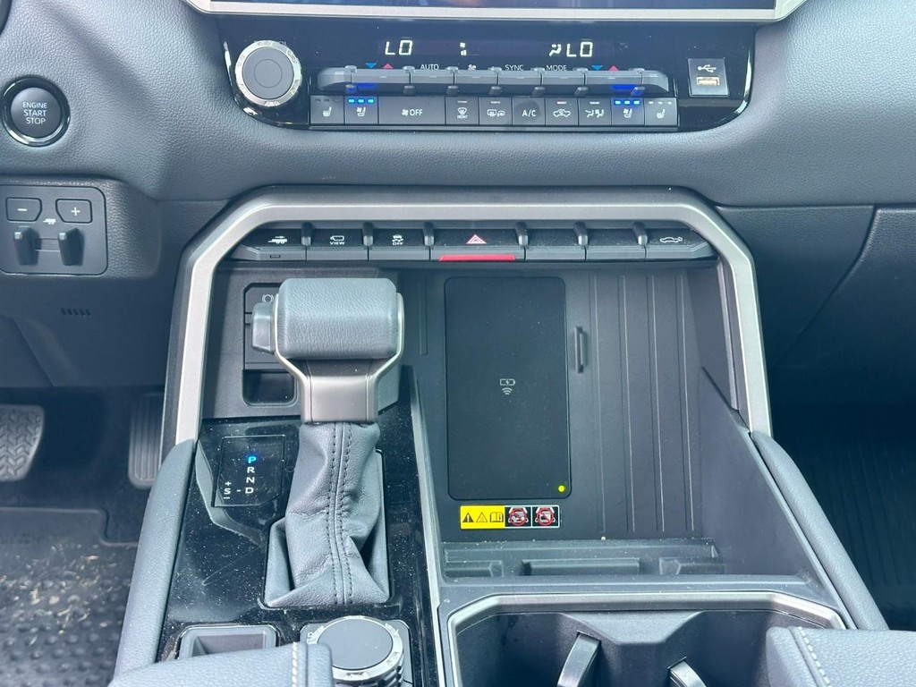 Toyota Tundra 4WD Vehicle Full-screen Gallery Image 15