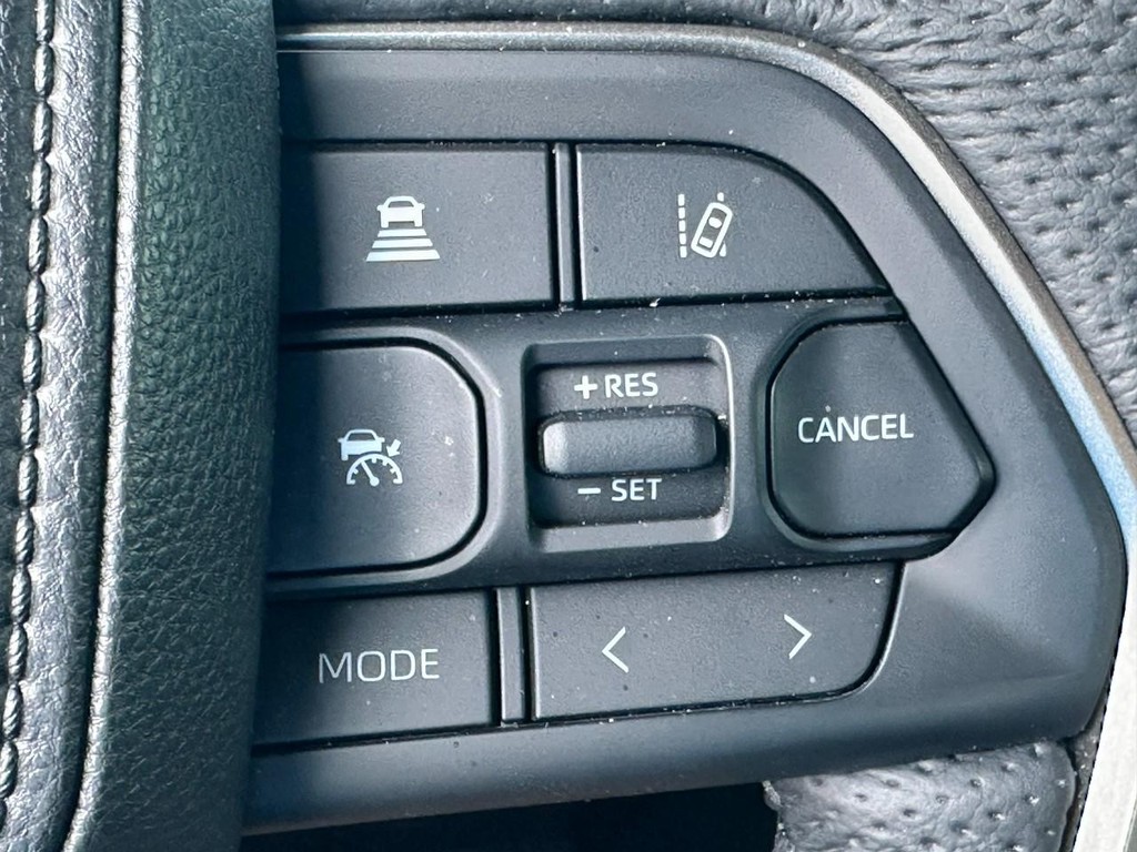 Toyota Tundra 4WD Vehicle Full-screen Gallery Image 21