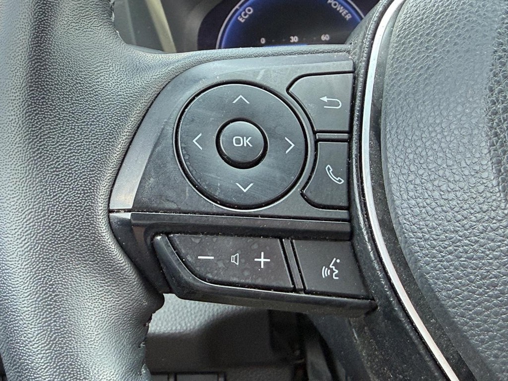 Toyota RAV4 Vehicle Full-screen Gallery Image 14