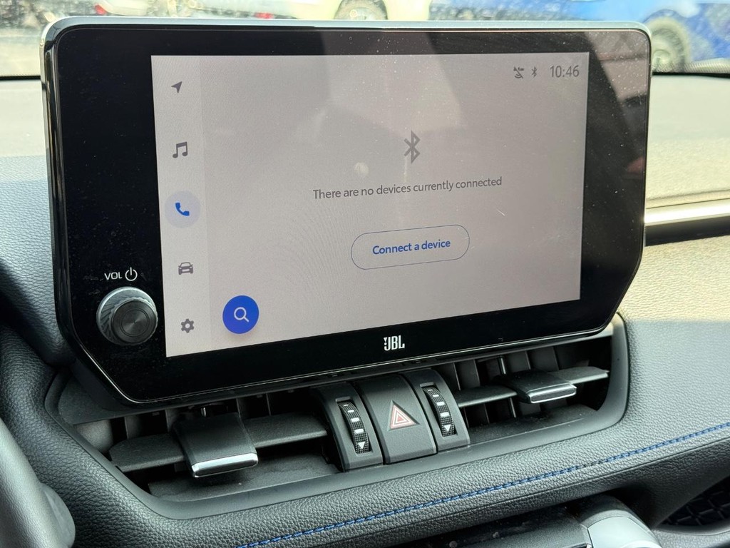 Toyota RAV4 Vehicle Full-screen Gallery Image 17