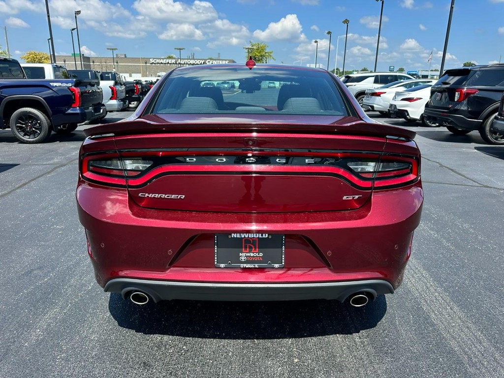 Dodge Charger Vehicle Full-screen Gallery Image 05
