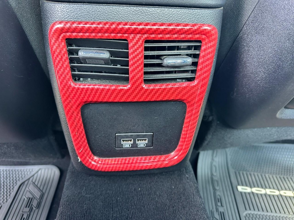 Dodge Charger Vehicle Full-screen Gallery Image 12