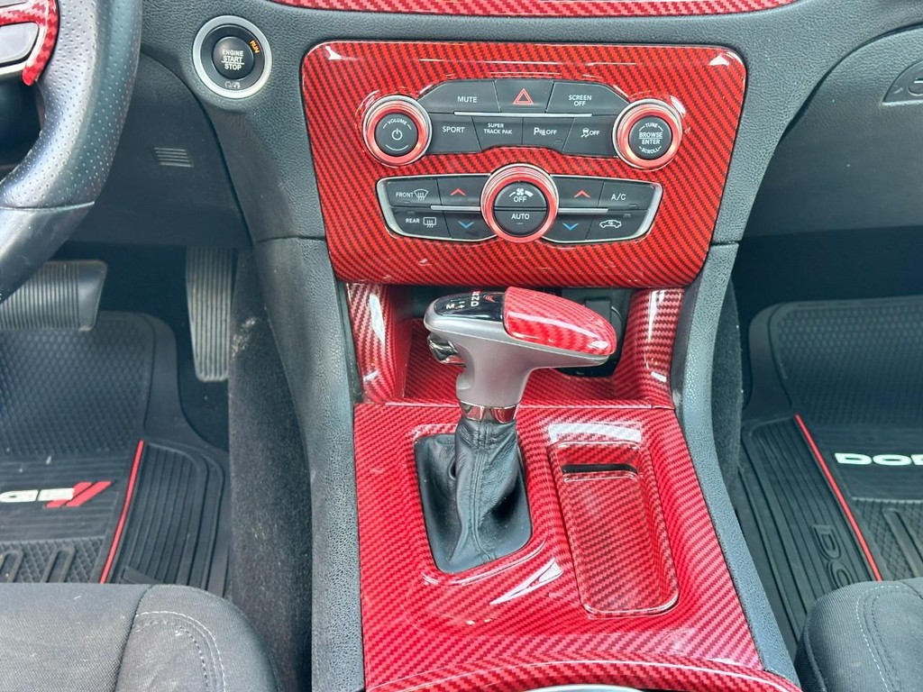 Dodge Charger Vehicle Full-screen Gallery Image 15