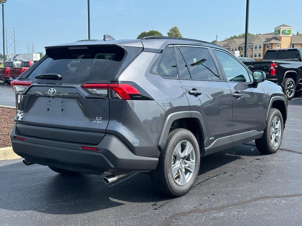 Toyota RAV4 Vehicle Full-screen Gallery Image 04