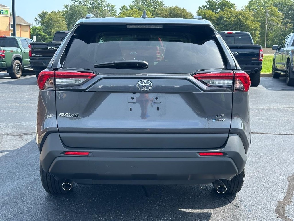 Toyota RAV4 Vehicle Full-screen Gallery Image 05