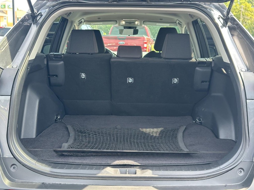 Toyota RAV4 Vehicle Full-screen Gallery Image 07