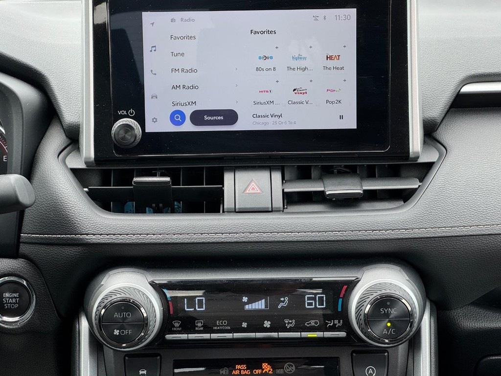 Toyota RAV4 Vehicle Full-screen Gallery Image 13