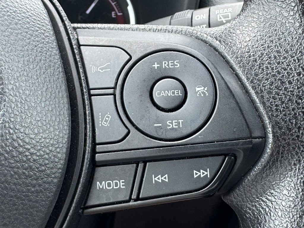 Toyota RAV4 Vehicle Full-screen Gallery Image 21