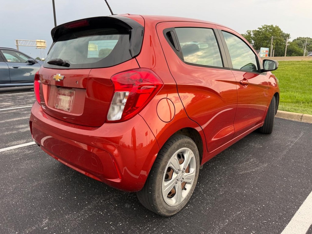 Chevrolet Spark Vehicle Full-screen Gallery Image 02