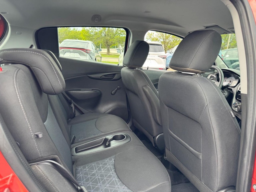 Chevrolet Spark Vehicle Full-screen Gallery Image 10