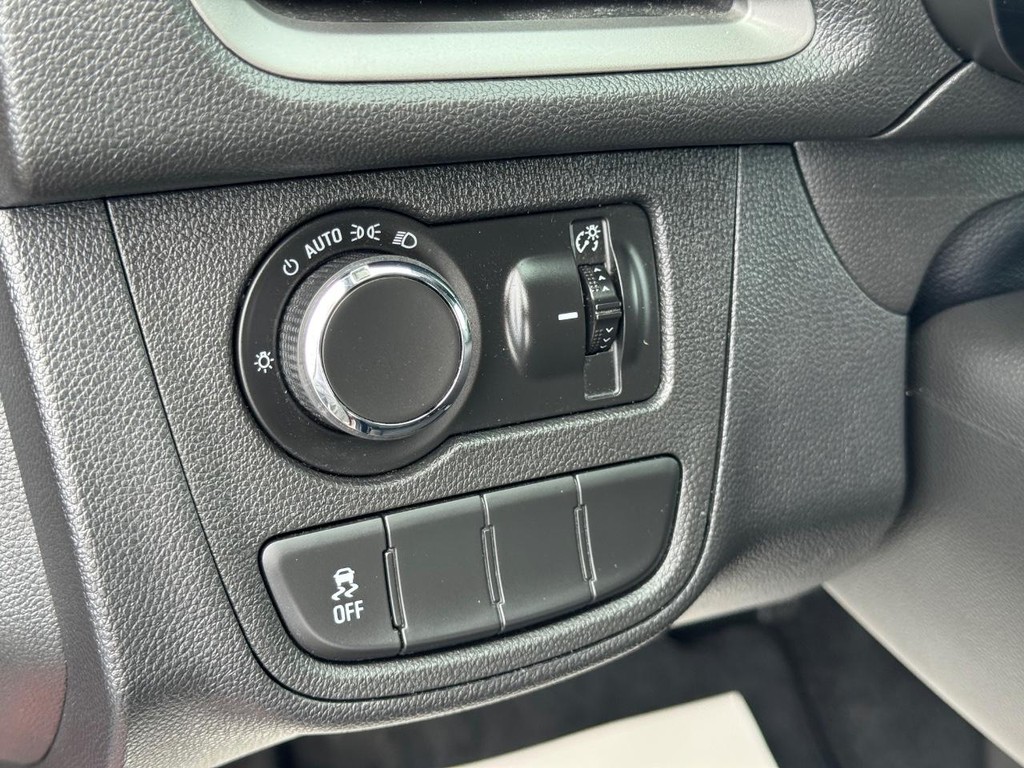 Chevrolet Spark Vehicle Full-screen Gallery Image 15