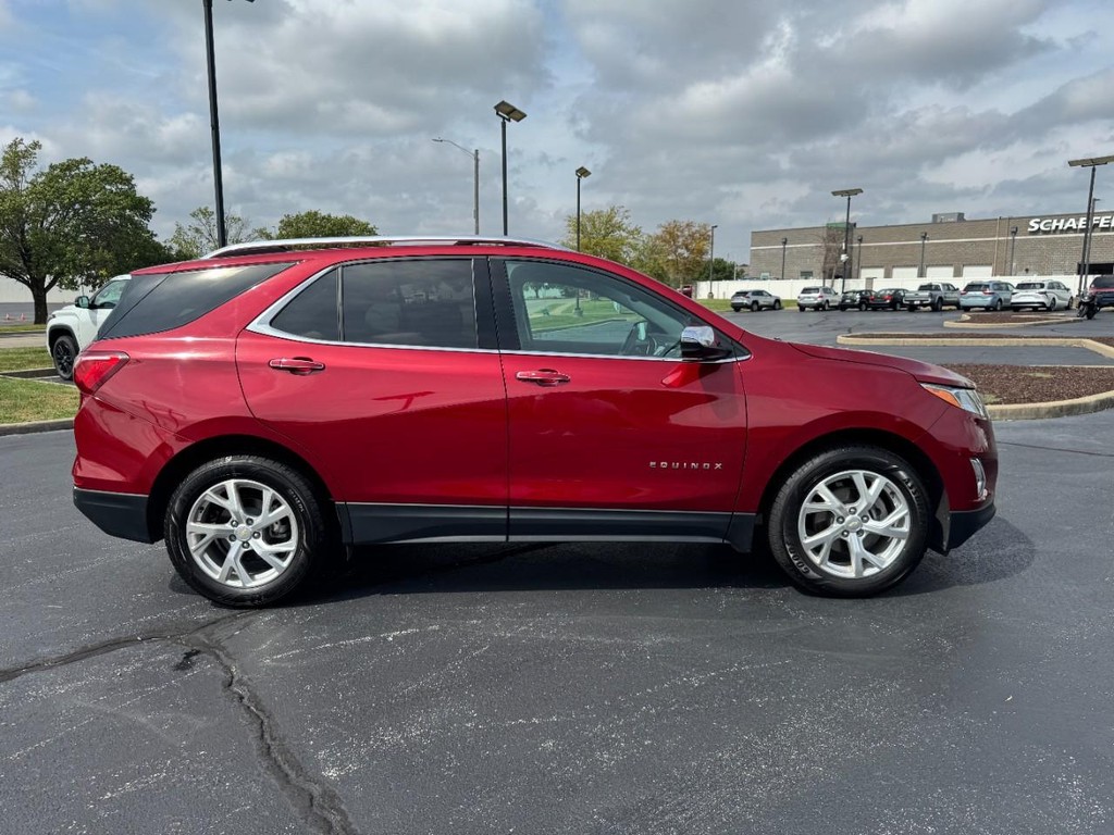 Chevrolet Equinox Vehicle Full-screen Gallery Image 02