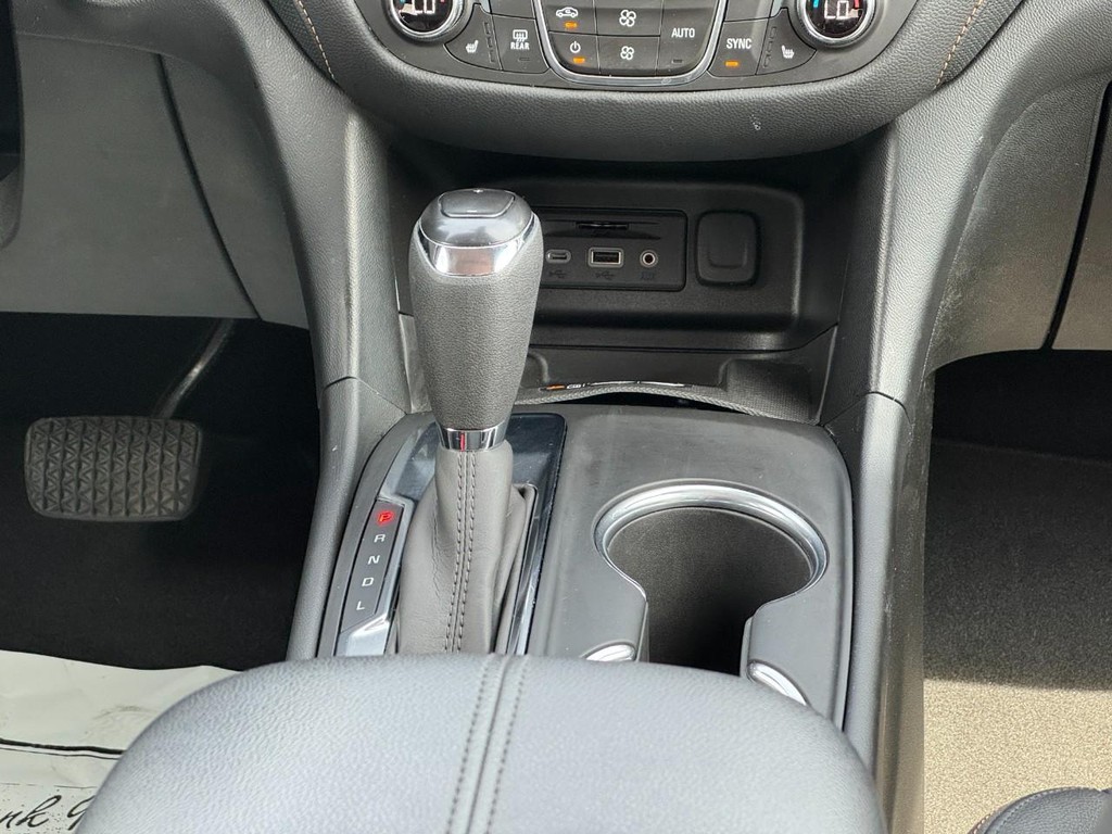 Chevrolet Equinox Vehicle Full-screen Gallery Image 15